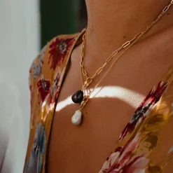 Isla Black Pearl Necklace With Paperclip Chain - Gold Plated