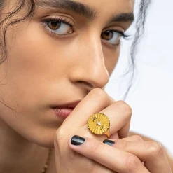 Tyra Initial Medallion Ring with Diamond - Gold Vermeil