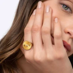 Tyra Initial Medallion Ring with Diamond - Gold Vermeil